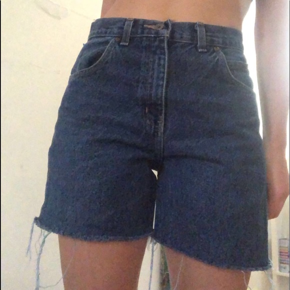 DISTRESSED CUT OFF JEAN SHORTS - Picture 3 of 4